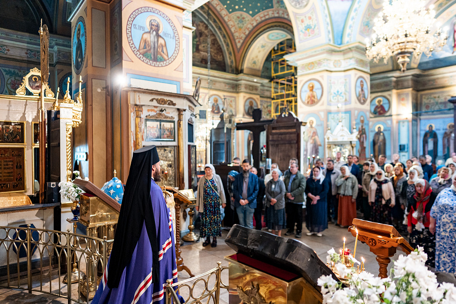 Архиерейское богослужение в Михаило-Архангельском храме села Михайловского г.о. Домодедово
